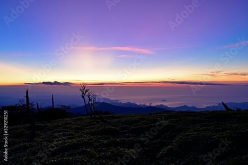 大台ケ原山 正木峠から見た夜明け前の熊野灘の情景