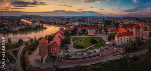 Wawel nad rzeką Wisłą w Krakowie, widok z lotu ptaka #329303649