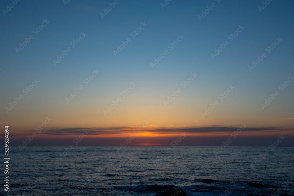 Naklejka premium 美しい海の夕暮れ