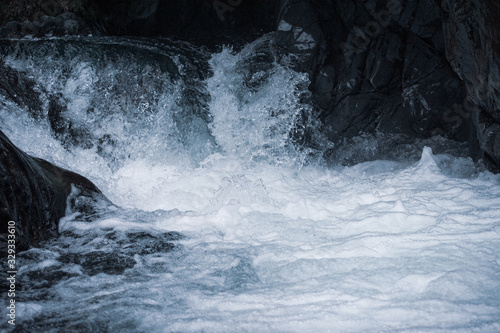 Wallpaper Mural 水飛沫 Torontodigital.ca