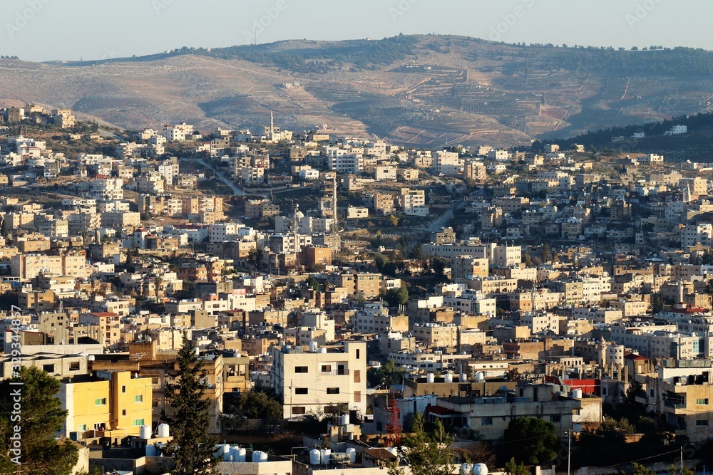 Madaba, capital de la Gobernación de Madaba en Jordania. Madaba, capital de la Gobernación de Madaba en Jordania.