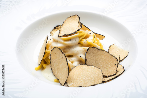 Tagliolini al tartufo nero di Alba