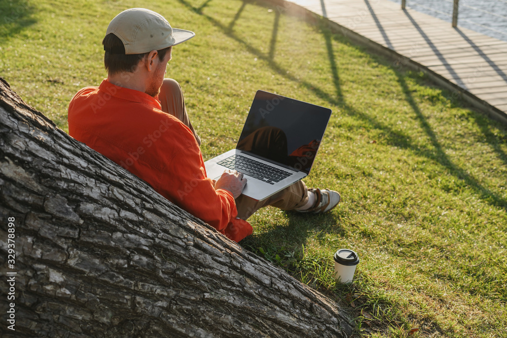 Freelancer outdoor laptop working 