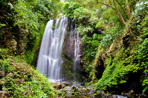 Fototapeta Naklejka Na Ścianę i Meble -  Bali Wasserfall