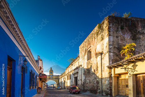 Fototapeta Naklejka Na Ścianę i Meble -  Old town in Antigua Guatemala