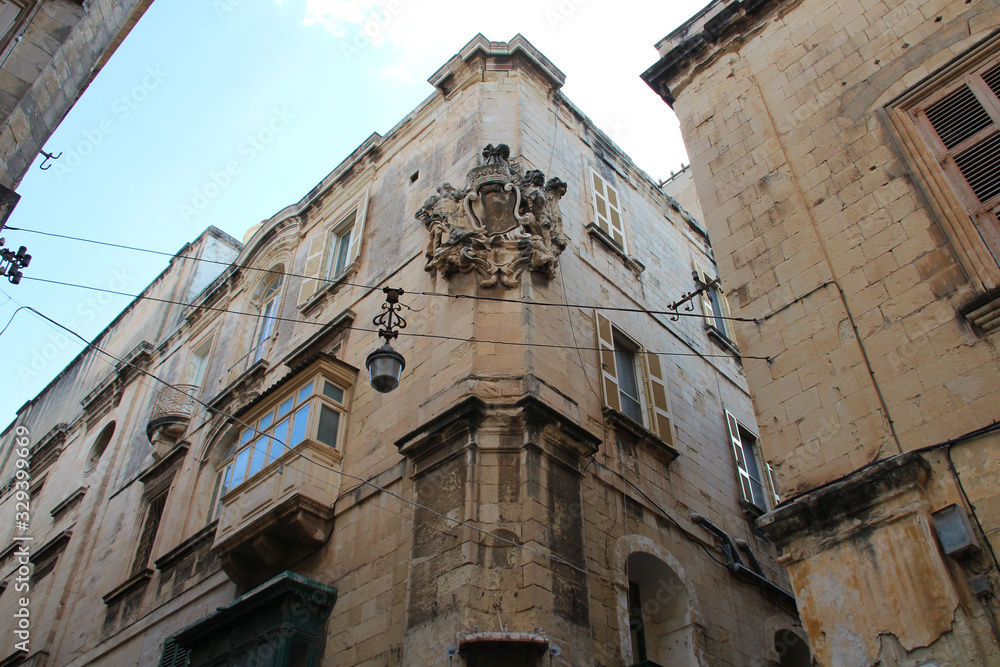 Fototapeta premium buildings (palaces ?) in valletta (malta)