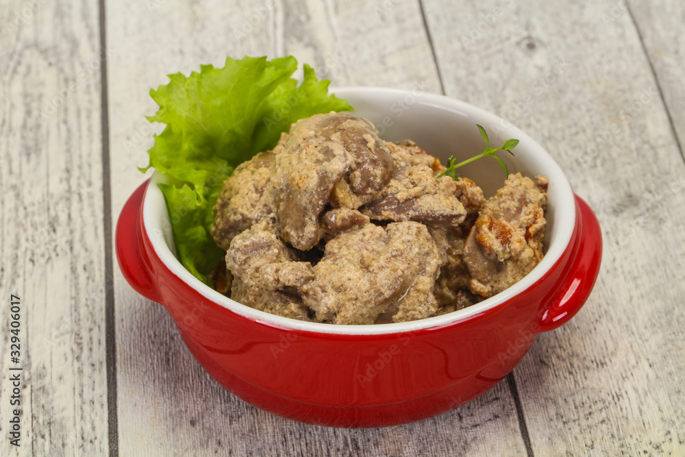 Chicken liver with cream and dry tomatoes Chicken liver with cream and dry tomatoes