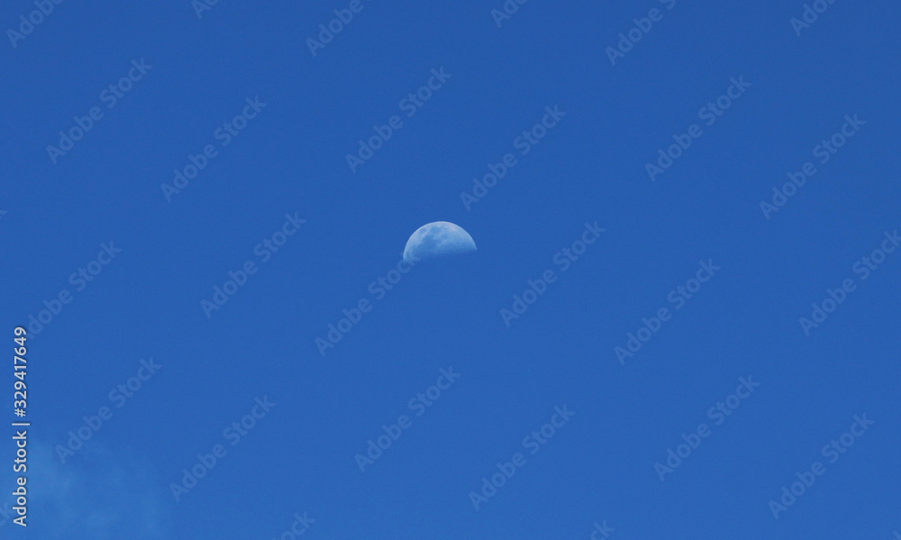 Luna de dia. Luna de dia.