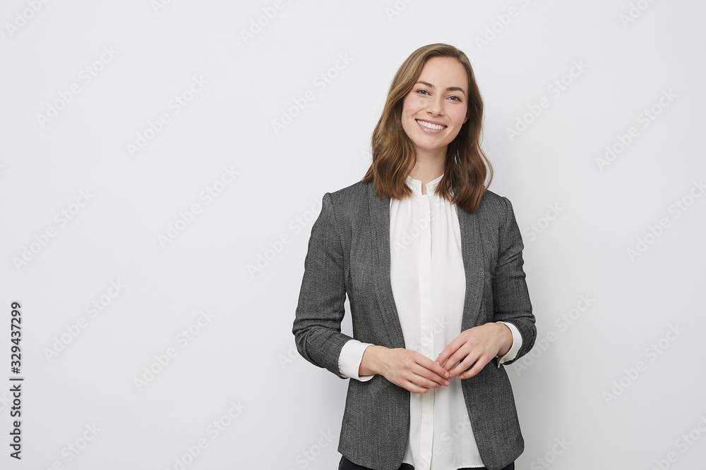 Portrait of beautyful and confident business woman - obrazy, fototapety, plakaty 