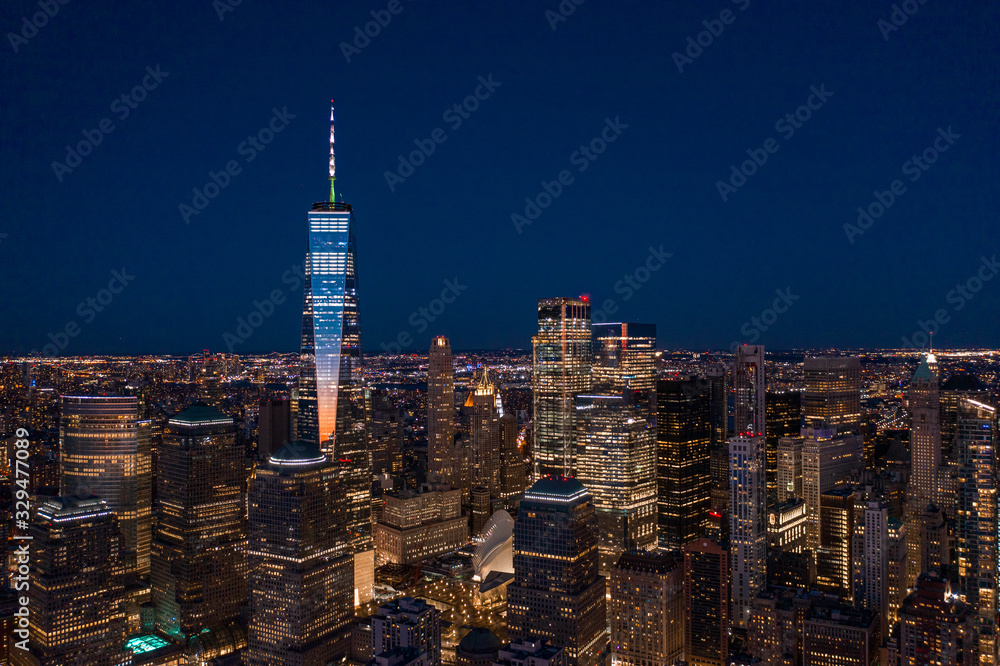 Fototapeta premium Aerial view of New York city Manhattan skyline cityscape at dusk from New Jersey.