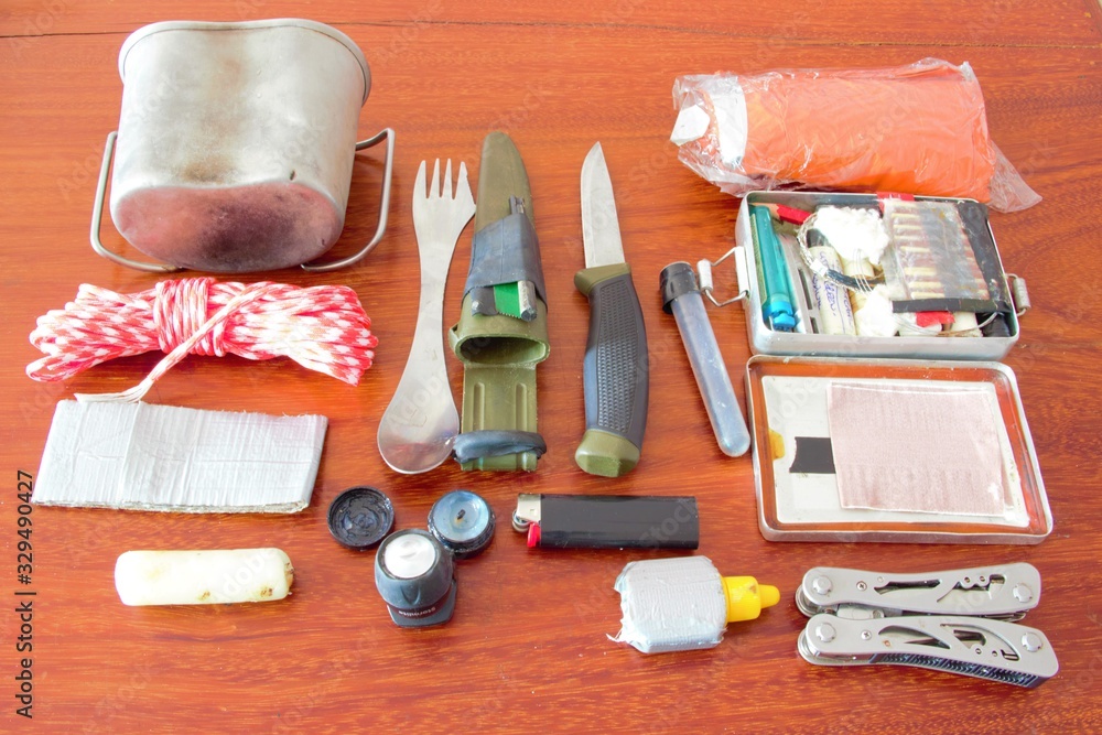 sas army bushcraft survival kit unpacked sas army bushcraft survival kit unpacked