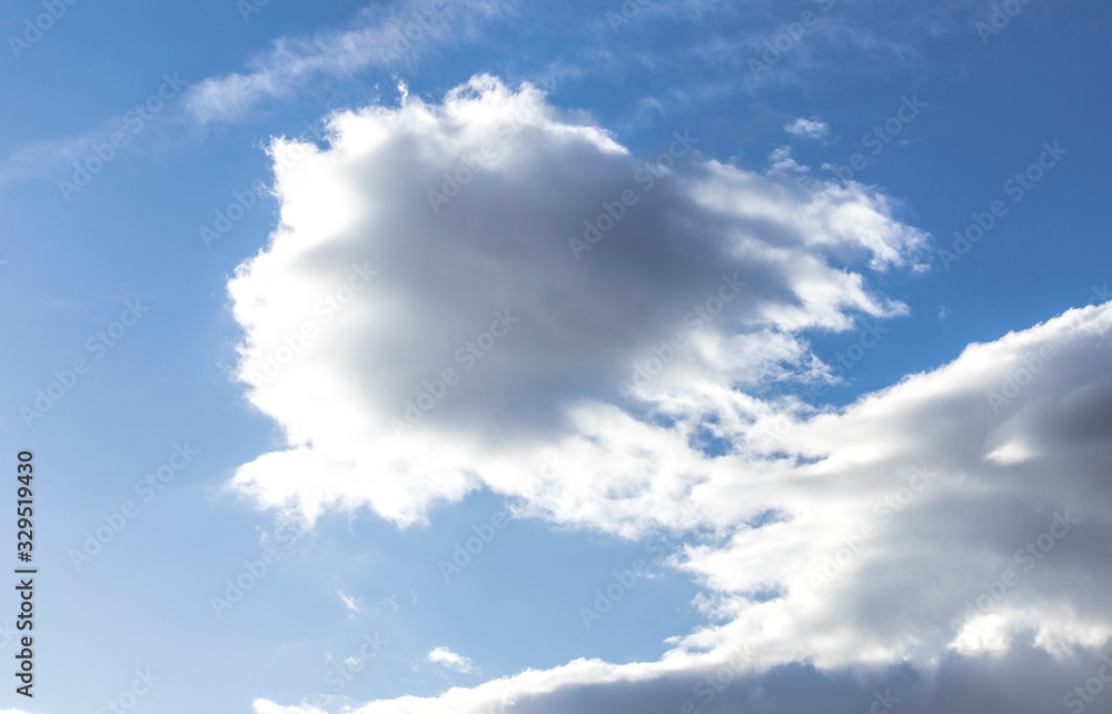 Obraz premium Blue sky background with clouds