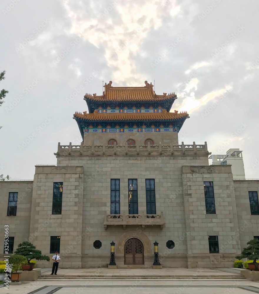 Obraz premium Traditional Asia Chinese architecture garden and tower in daytime