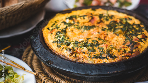 Foto Close up of Traditional Moroccan Berber Omelette