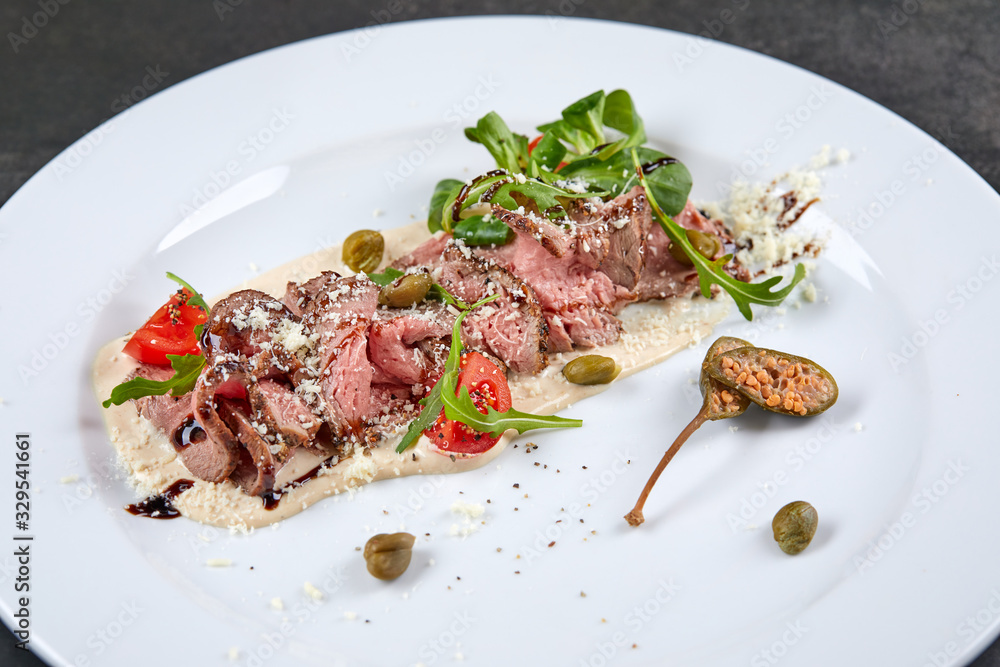 beef with celery puree and salad