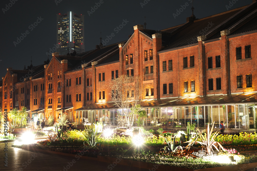 Naklejka premium 赤レンガ倉庫の夜景