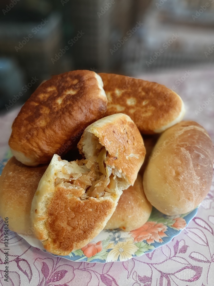 Fototapeta premium hot cross buns in basket