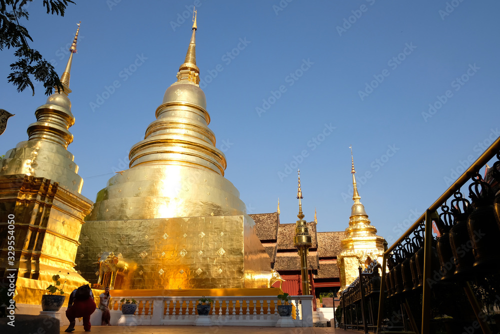 Fototapeta premium Golden pagoda in chiangmai thailand