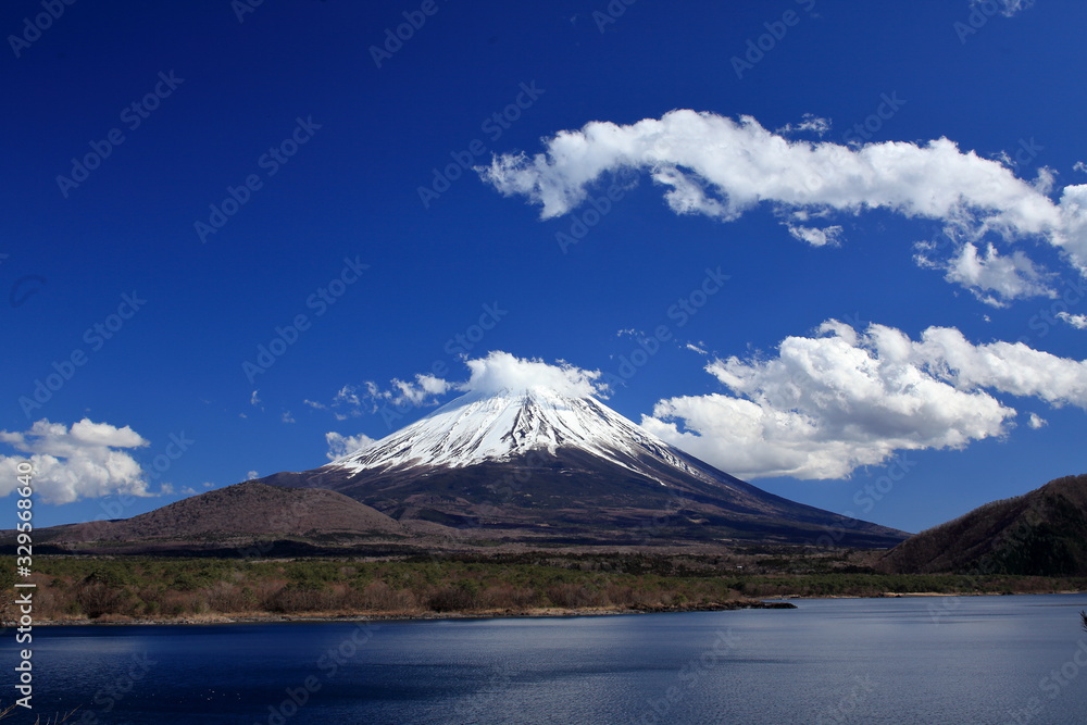 Mt. Fuji straddles Yamanashi and Shizuoka prefectures.
