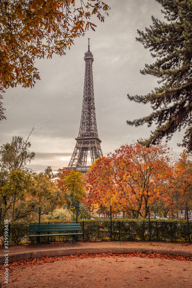 Gardens of the Trocadero and Eiffel Tower in Autumn, Paris in the Fall Gardens of the Trocadero and Eiffel Tower in Autumn, Paris in the Fall