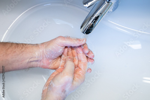 ..Hände waschen, Handhygiene, Symbolbild, 11.03.2020