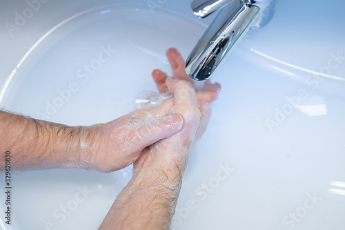..Hände waschen, Handhygiene, Symbolbild, 11.03.2020