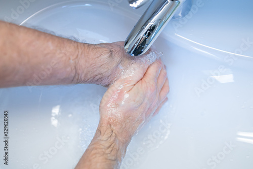 ..Hände waschen, Handhygiene, Symbolbild, 11.03.2020