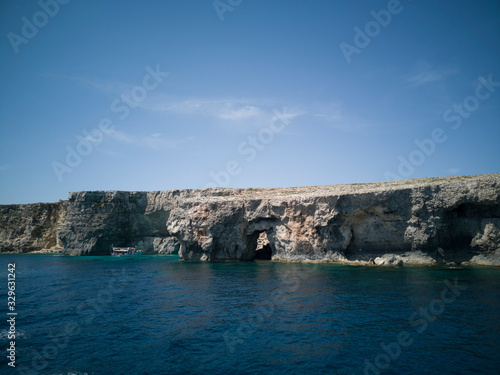 Crystall clear waters in Malta © Alexandru Manole