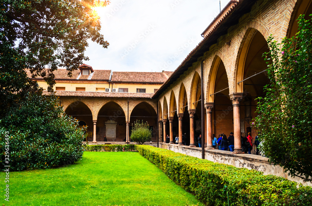 Fototapeta premium Courtyard of beautiful Basilica di Sant'Antonio in Padova (Padua), Veneto, Italy