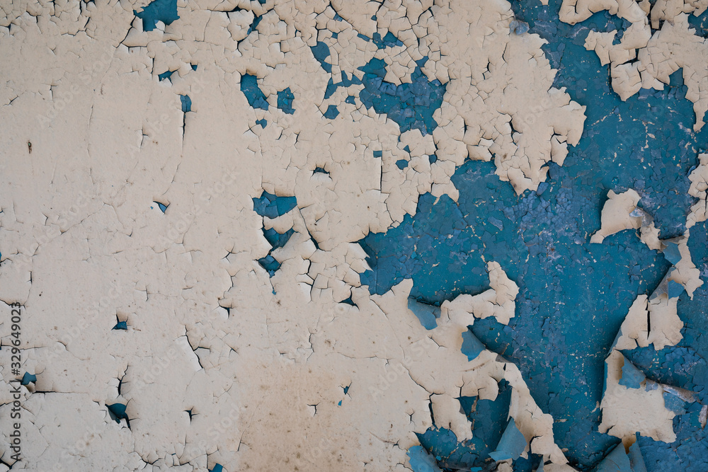 Obraz premium decayed wall with peeling paint