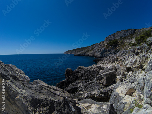 sea and rocks © Floro