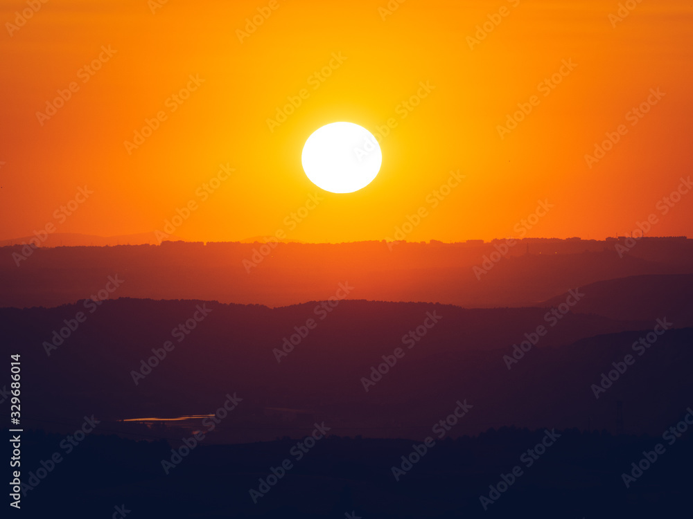 Fototapeta premium Atardecer soleado en primavera