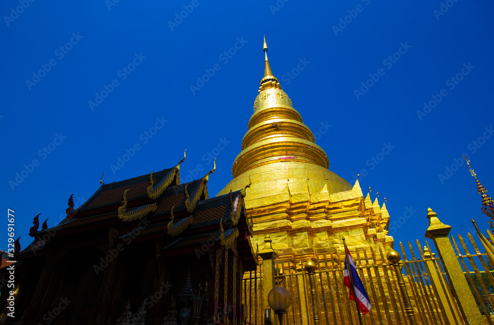 Fototapeta premium Wat Phra That Hariphunchai is a Buddhist temple in Lamphun, Thailand