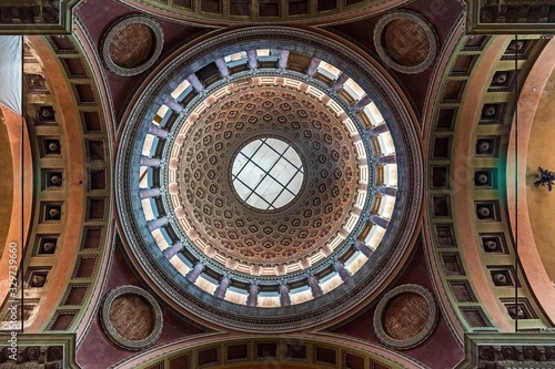 Φωτογραφία Inner dome in Basilica of San Gaudenzio