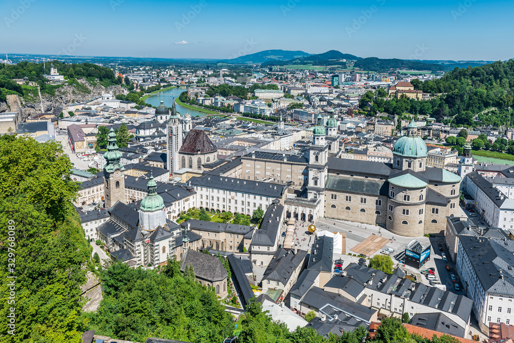 Fototapeta premium Historic centre of Salzburg