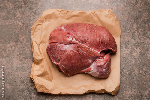 Foto A huge chunk of fresh raw beef
