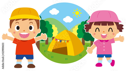 キャンプをする子供　半袖