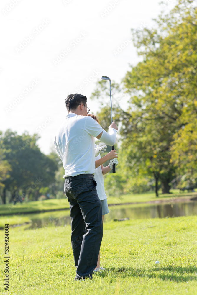 Trainer golf tutor practice for new golf player. Trainer golf tutor practice for new golf player.