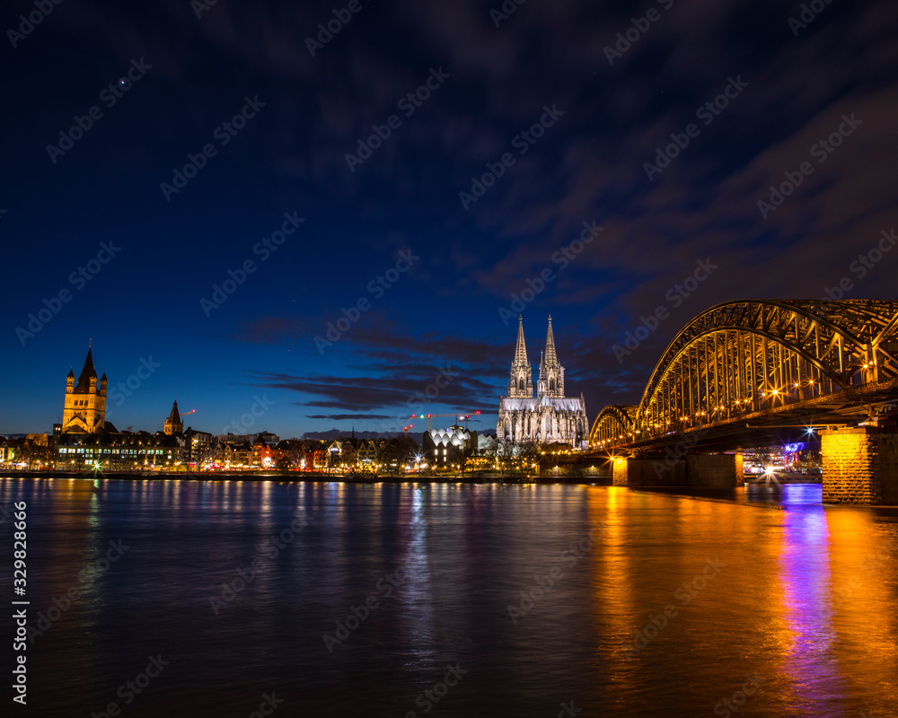 Fototapeta premium Planet Venus over the City of Cologne in Germany