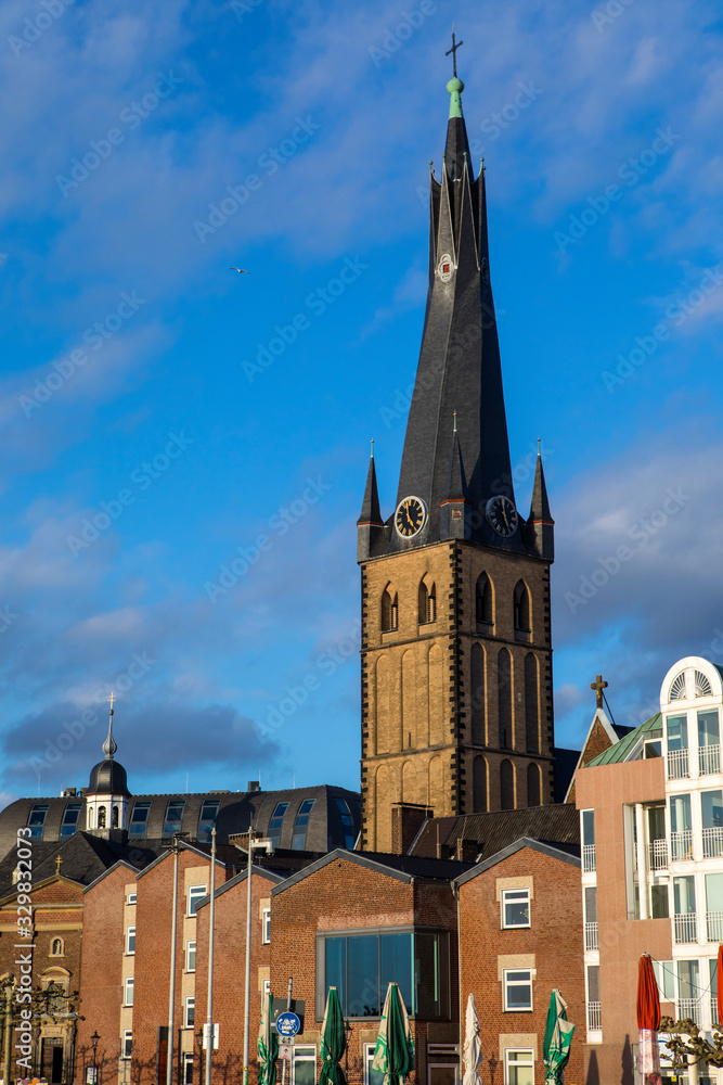 Fototapeta premium St. Lambertus Church in Dusseldorf, Germany