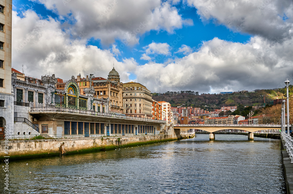 Naklejka premium Nervion River and La Concordia Railway Station, Bilbao, Biscay, Basque Country, Euskadi, Euskal Herria, Spain, Europe