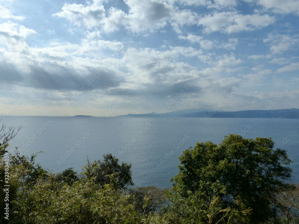 真鶴岬から見る冬の相模灘と伊豆半島・初島