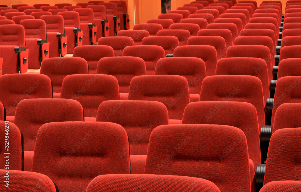 Fototapeta premium poltrone vuote nella sala