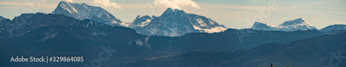 Oberösterreich Nationalpark Kalkalpen Dachsteingebirge Totes Gebirge Höllengebirge Panorama von Kremsmünster aus gesehen photo
