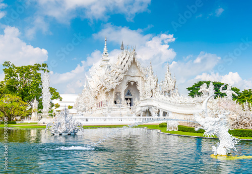 Fotografie The white temple (Wat Rong Khun) in Chiang Rai city, Thailand