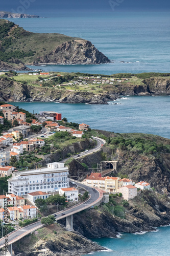 Paisaje de la costa Francesa en Cervère con urbanizaciones.