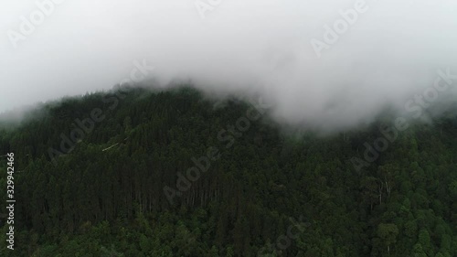 Région du monastère de Rumtek dans le Sikkim en Inde vue du ciel photo