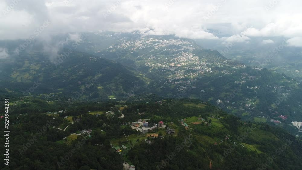 Région du monastère de Rumtek dans le Sikkim en Inde vue du ciel Région du monastère de Rumtek dans le Sikkim en Inde vue du ciel