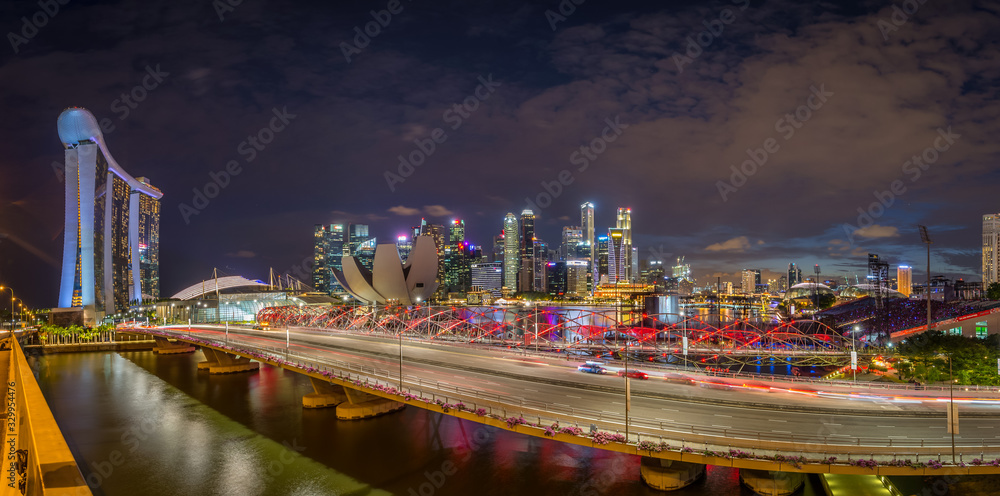 Fototapeta premium Sunset at Marina bay look from Benjamin Sheares Bridge, Singapore 2018