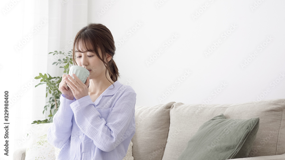 女性 起床 女性 起床